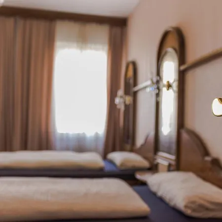 Hotel Five Seasons 3*